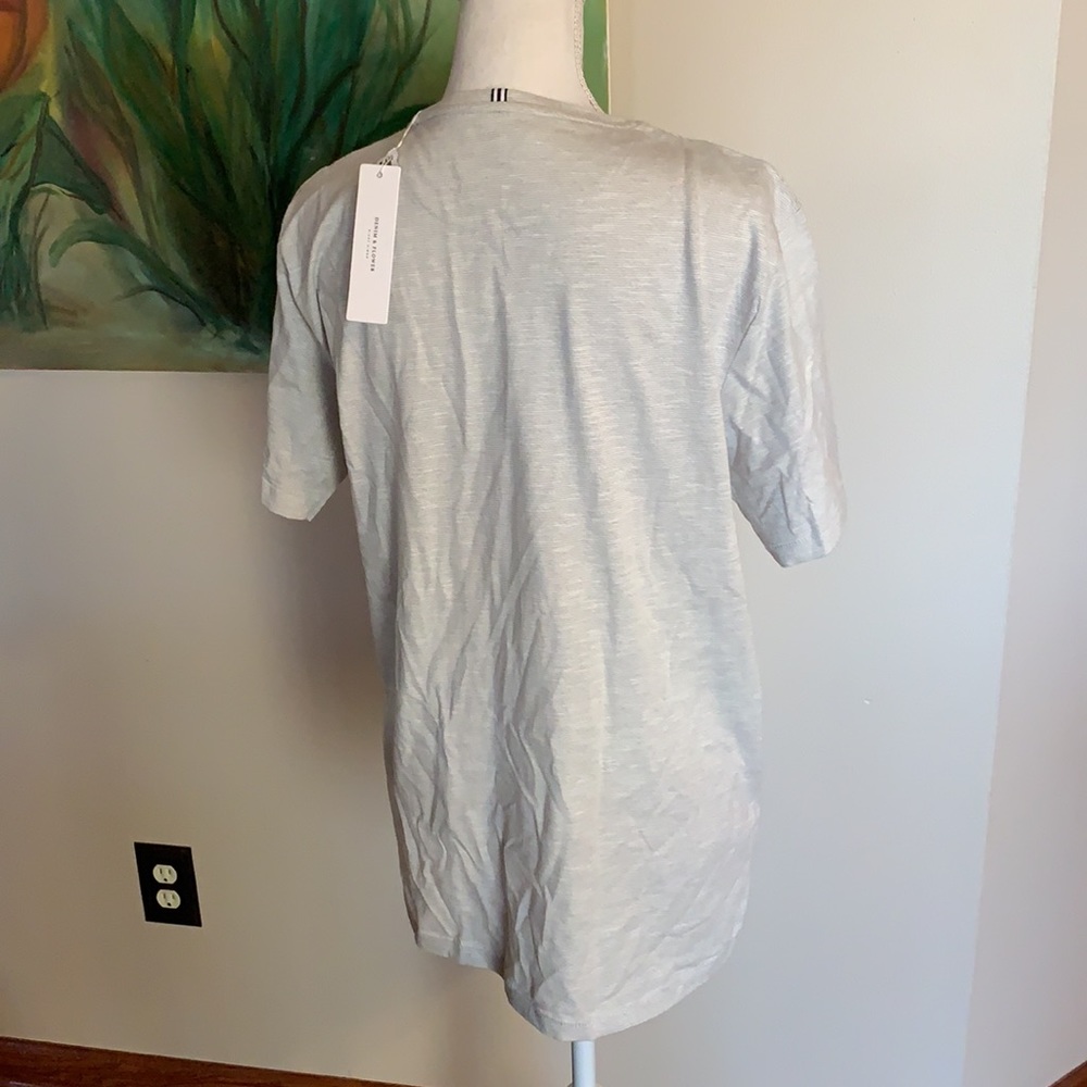 🎉Host Pick🎉 Denim & Flower Toucan Short Sleeve Tee - Picture 4 of 6